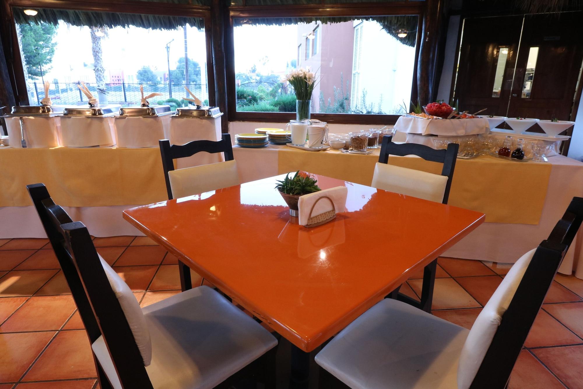Mision Express Saltillo Exterior foto